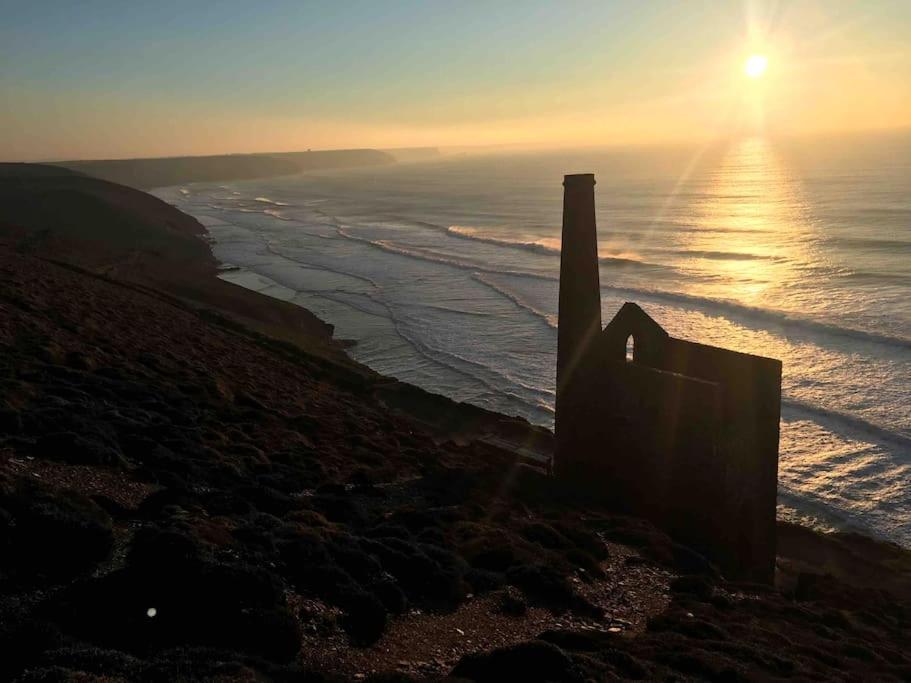 St Agnes Perfect Location, Hot Tub, Sea Views, Gym Apartment Exterior foto